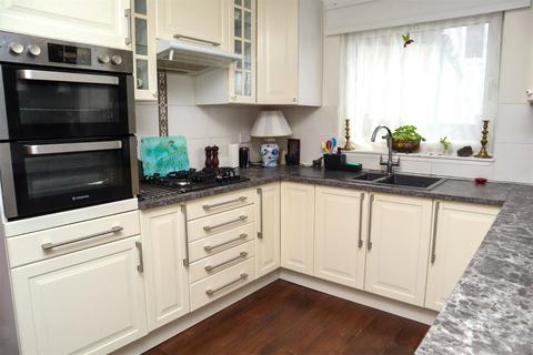 21 Weavers Walk, ML11 9AW