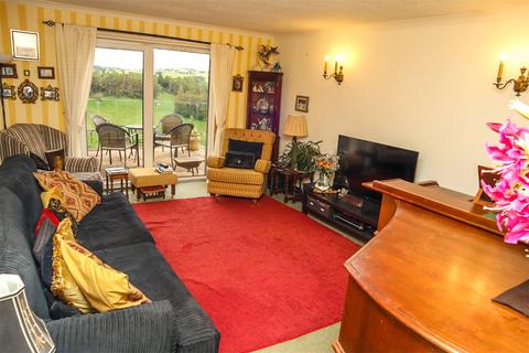 21 Weavers Walk, ML11 9AW