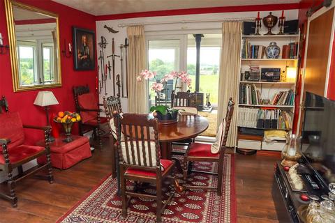 21 Weavers Walk, ML11 9AW