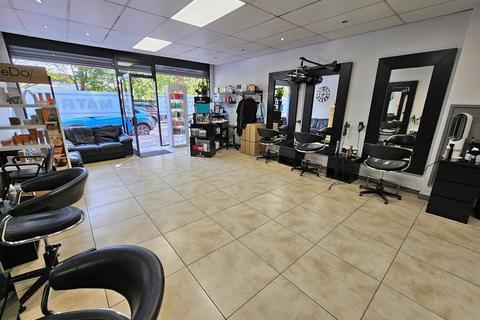 Hairdresser and barber shop to rent, 13 Northwich Rd Northwich CW8 3EU