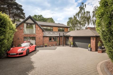 7 Grasmere Avenue, Sutton Coldfield, B74 3DG
