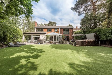 7 Grasmere Avenue, Sutton Coldfield, B74 3DG
