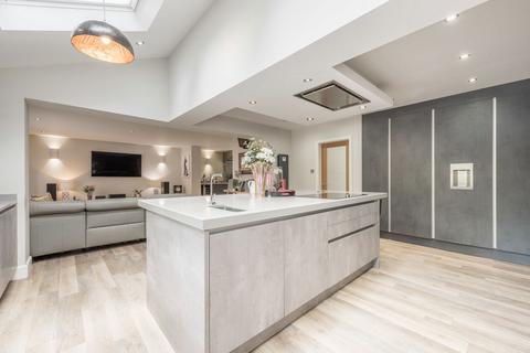 7 Grasmere Avenue, Sutton Coldfield, B74 3DG