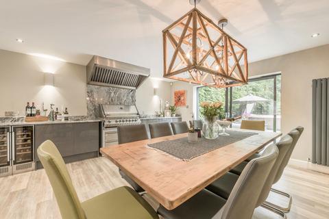 7 Grasmere Avenue, Sutton Coldfield, B74 3DG