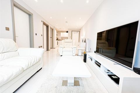 Glebelands Avenue, Bance Court, E18