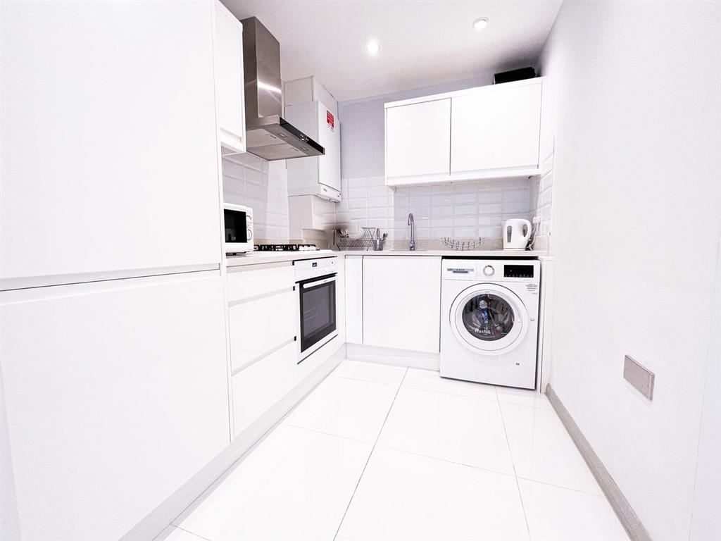 Bance Court E18