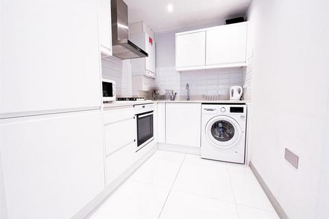 2 bedroom apartment for sale, Glebelands Avenue, Bance Court, E18