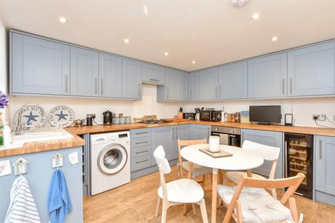 11 Abbots Hill, Ramsgate, CT11 8HN