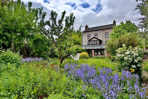 3 bedroom detached house for sale, Hillside Road, Crickhowell NP8