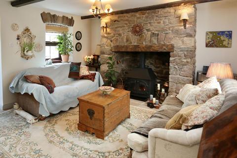 3 bedroom detached house for sale, Hillside Road, Crickhowell NP8