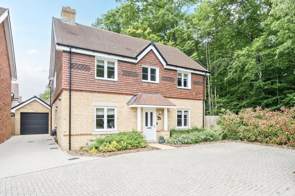 Camberley, Blackwater, GU17 4 bed detached house - £700,000