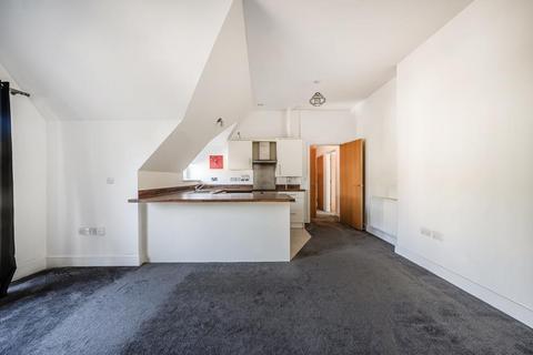 1 bedroom flat for sale, High Wycombe,  West Wycombe,  Buckinghamshire,  HP12