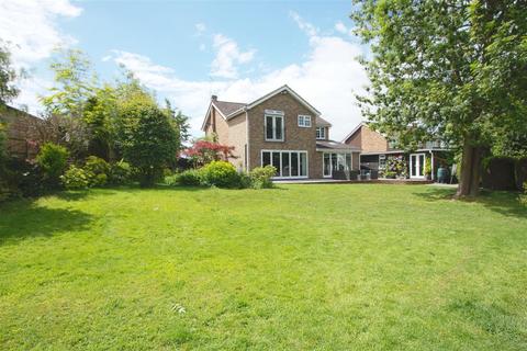undefined, Courtlands, Billericay CM12