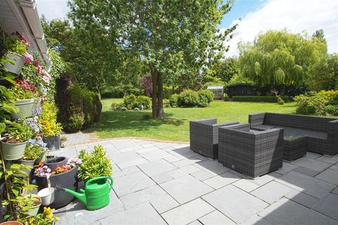 4 bedroom detached house for sale, Courtlands, Billericay CM12