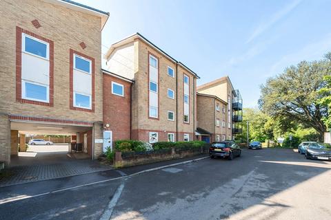 2 bedroom flat to rent, Vespasian Road, Southampton SO18