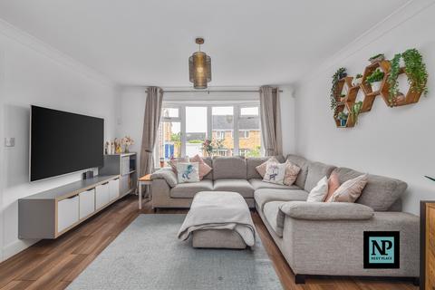 23 Hampton Close, Tamworth, B79 8TX