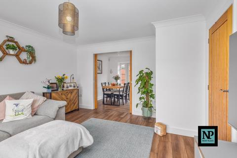 23 Hampton Close, Tamworth, B79 8TX