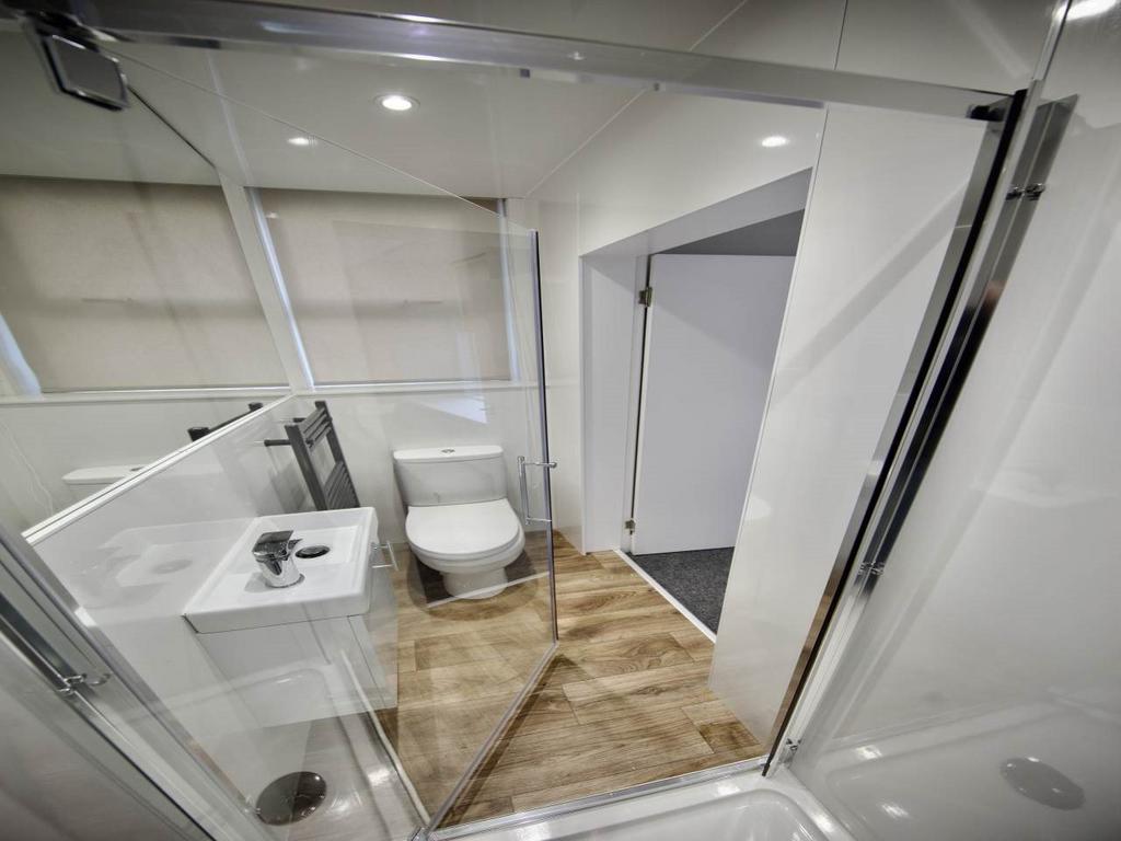 2 ensuite