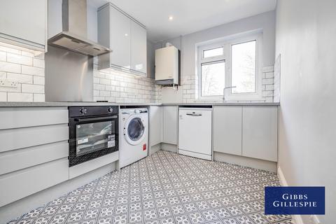 3 bedroom flat to rent, Haydon Drive, Pinner, HA5