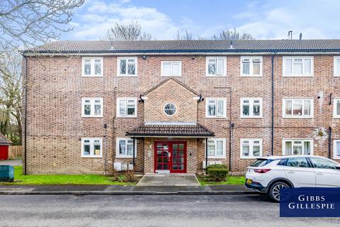 3 bedroom flat to rent, Haydon Drive, Pinner, HA5