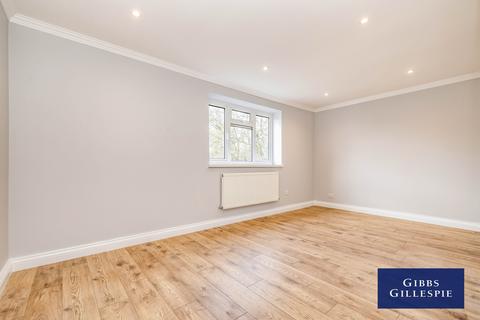 3 bedroom flat to rent, Haydon Drive, Pinner, HA5