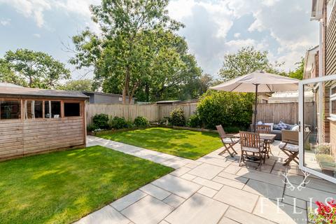 13 Cook Close, Ringwood, BH24 1XS
