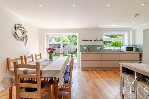 13 Cook Close, Ringwood, BH24 1XS