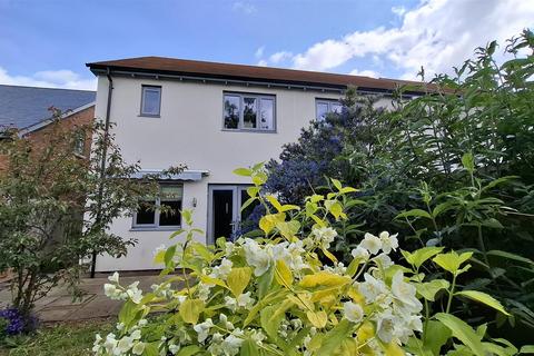 16 Garnstone Drive, Weobley, Hereford, HR4 8TH