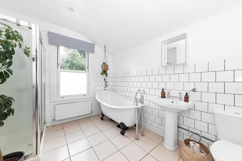 4 Broxted Road, London, SE6 4EW