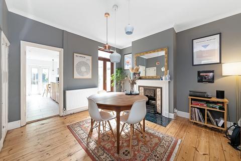 4 Broxted Road, London, SE6 4EW