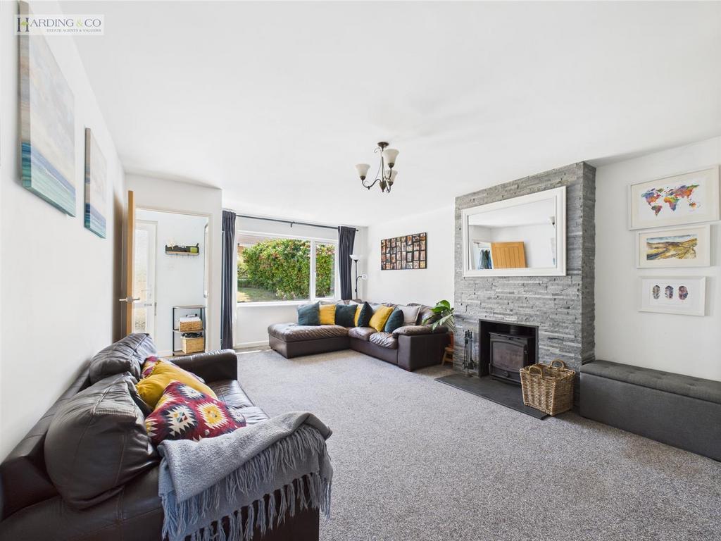 Living Room .1.jpg