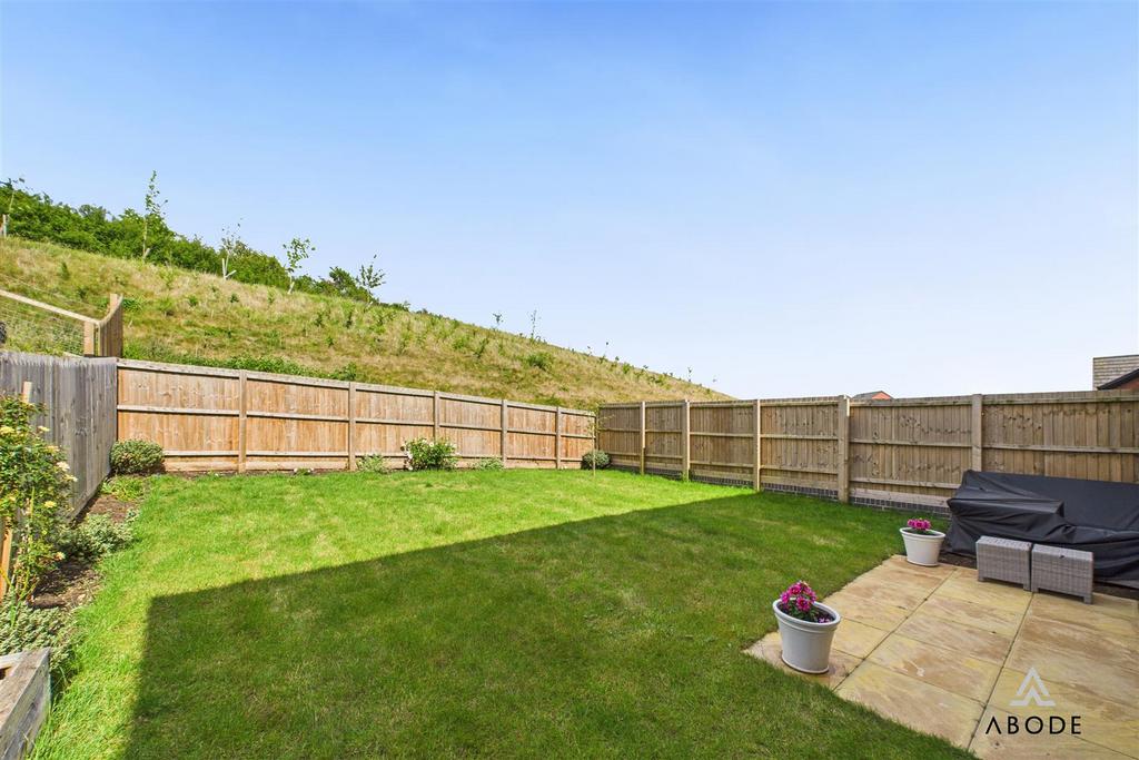 CAM02696 G0-PR0620-STILL013.jpg