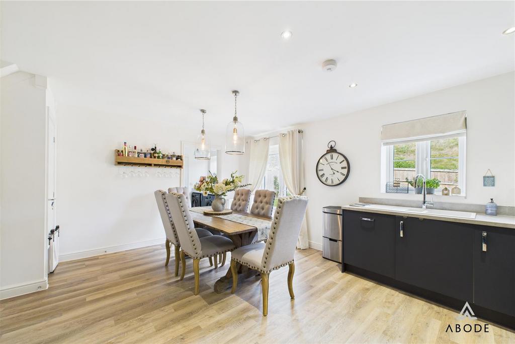 CAM02696 G0-PR0620-STILL007.jpg