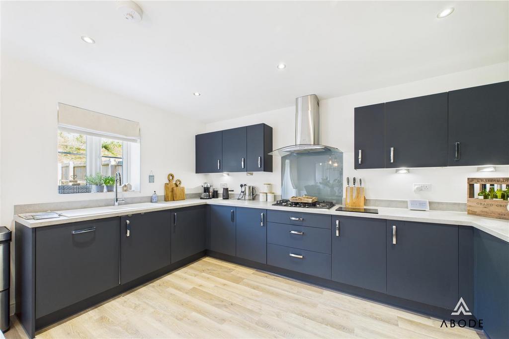 CAM02696 G0-PR0620-STILL028.jpg