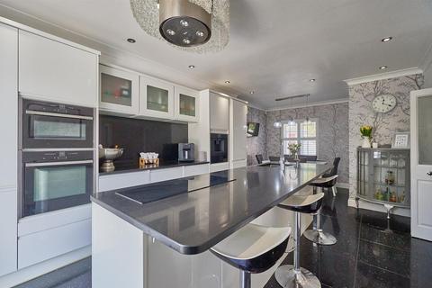 4 bedroom detached house for sale, Valiant Close, Burbage, Hinckley