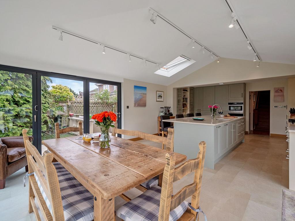 Dining area/kitchen