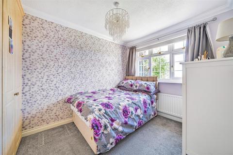 18 Bede Drive, Charlton, Andover, SP10 4EQ