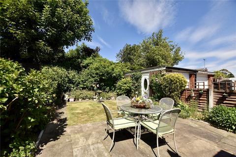 10 Bedford Avenue, Shaw, Oldham, OL2 7DW