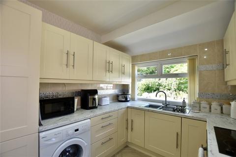 10 Bedford Avenue, Shaw, Oldham, OL2 7DW