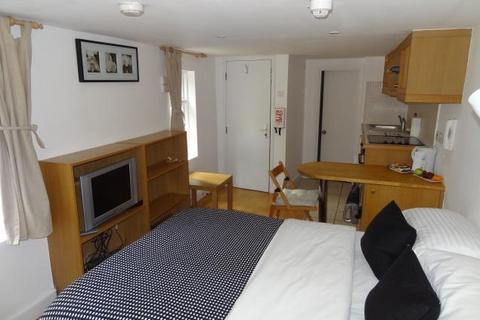 Apartment to rent, Cartwright Gardens, Bloomsbury, London, WC1H
