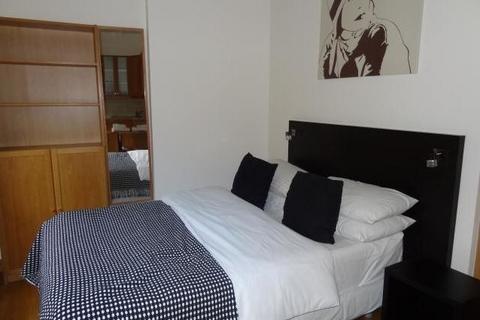 Studio to rent, Cartwright Gardens, Bloomsbury, London, Greater London, WC1H