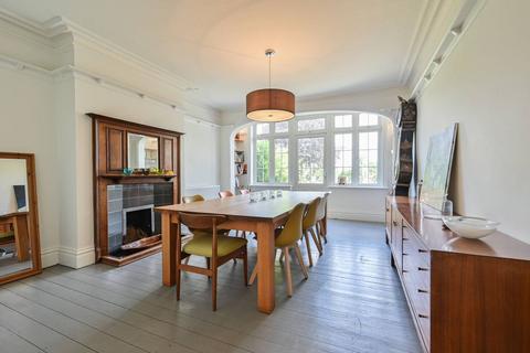 undefined, Avenue Rise, Bushey, WD23
