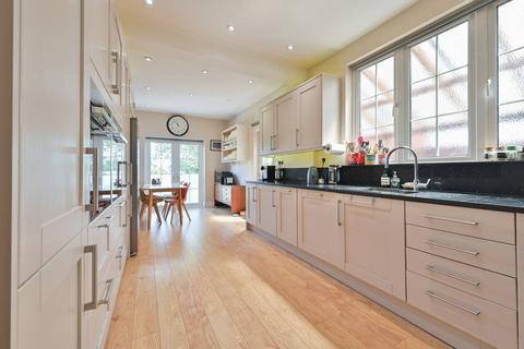 undefined, Avenue Rise, Bushey, WD23