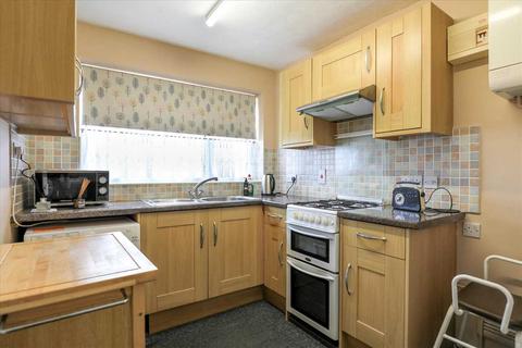 2 bedroom bungalow for sale, Queensway, Burton Latimer