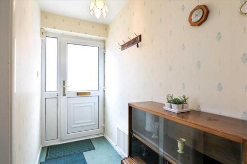 2 bedroom bungalow for sale, Queensway, Burton Latimer