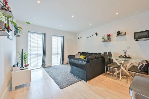 1 bedroom flat for sale, Leavesden Lodge, Watford, WD24