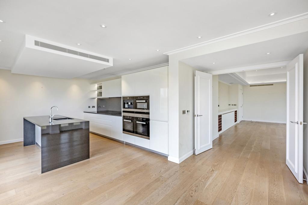 Kitchen/Dining Area