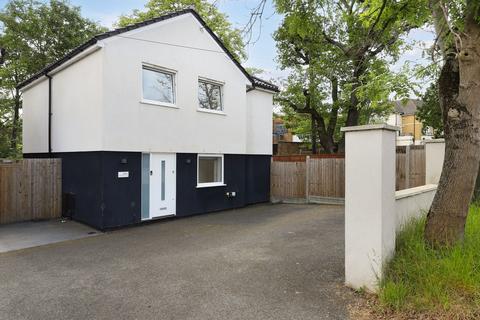 3 bedroom detached house for sale, Roding Lane, Buckhurst Hill, IG9