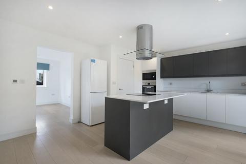 3 bedroom detached house for sale, Roding Lane, Buckhurst Hill, IG9