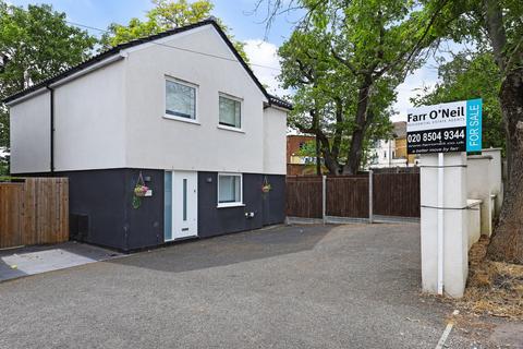 3 bedroom detached house for sale, Roding Lane, Buckhurst Hill, IG9